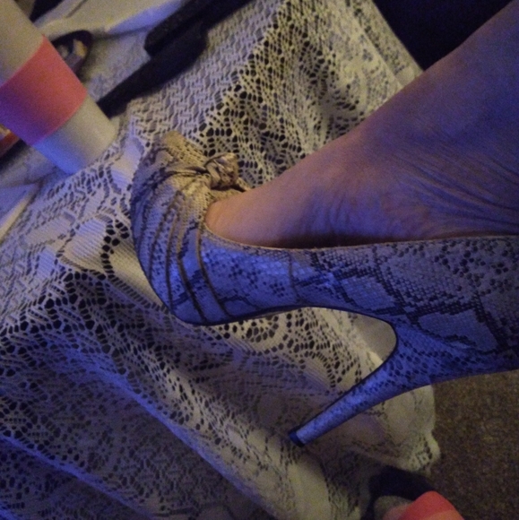 Shoes - Picture 8 of 8